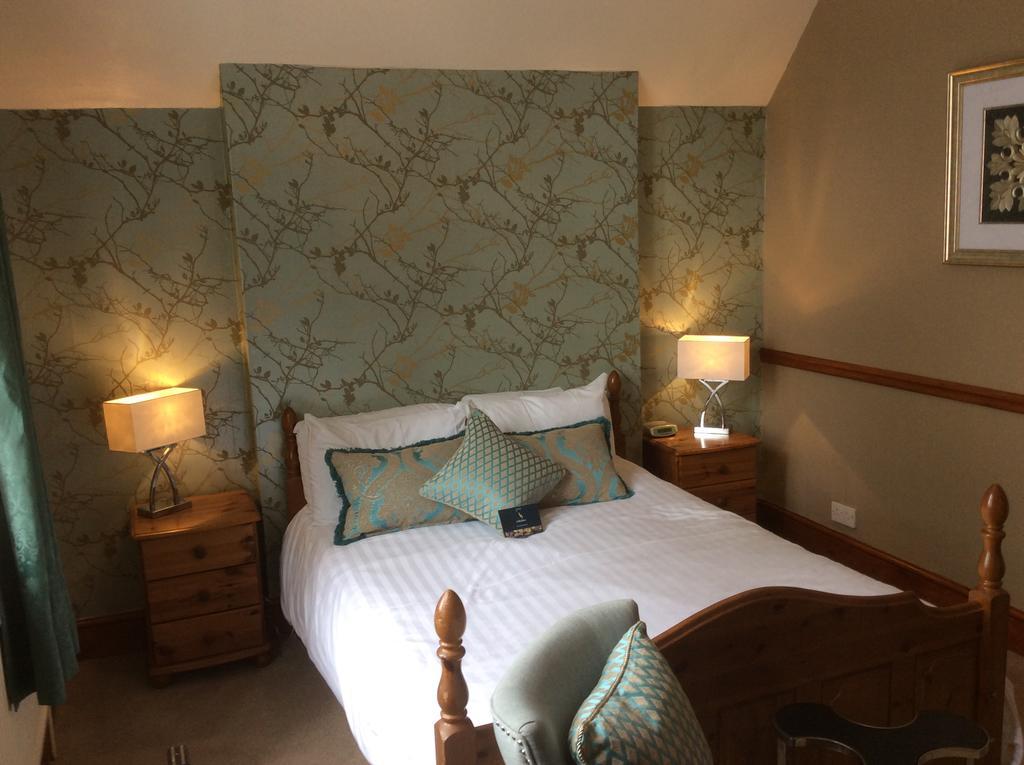 The Shrubbery Hotel, 3*