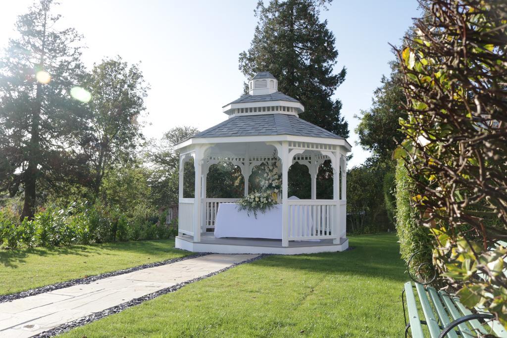 The Shrubbery Hotel, Hotel 3*